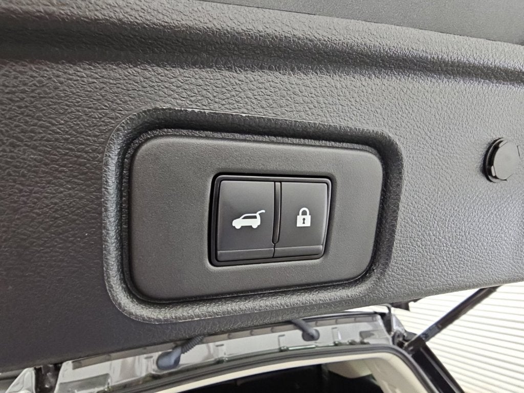 2024 Nissan Pathfinder Platinum FWD