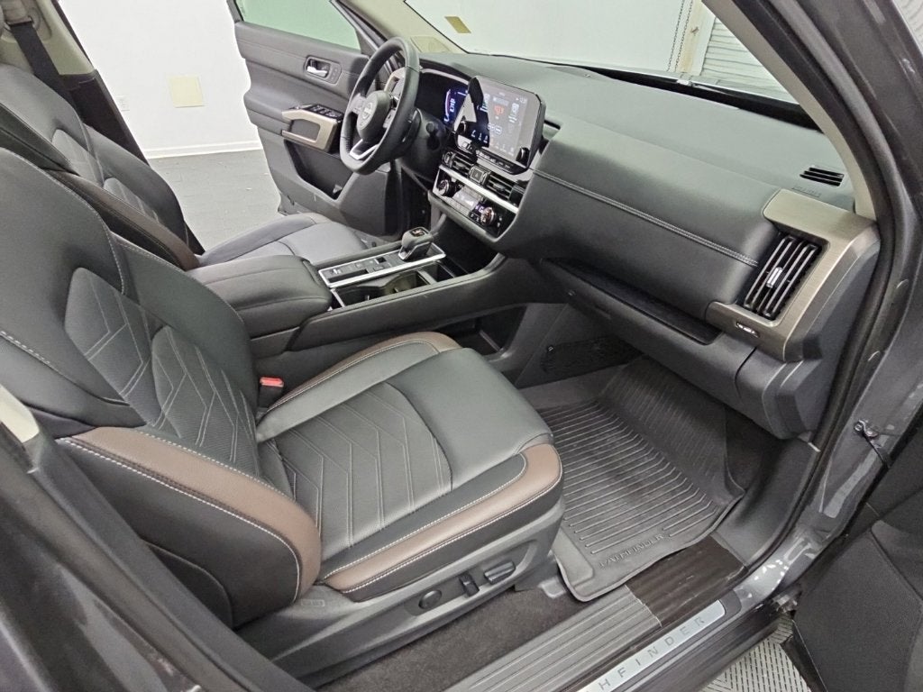 2024 Nissan Pathfinder Platinum FWD