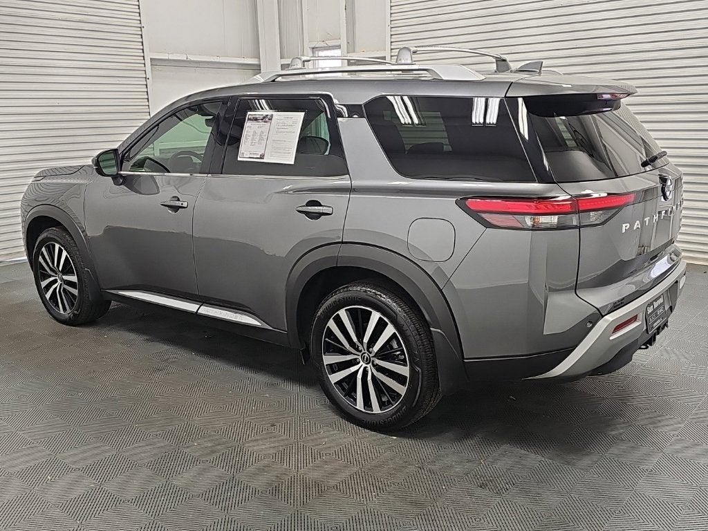 2024 Nissan Pathfinder Platinum FWD