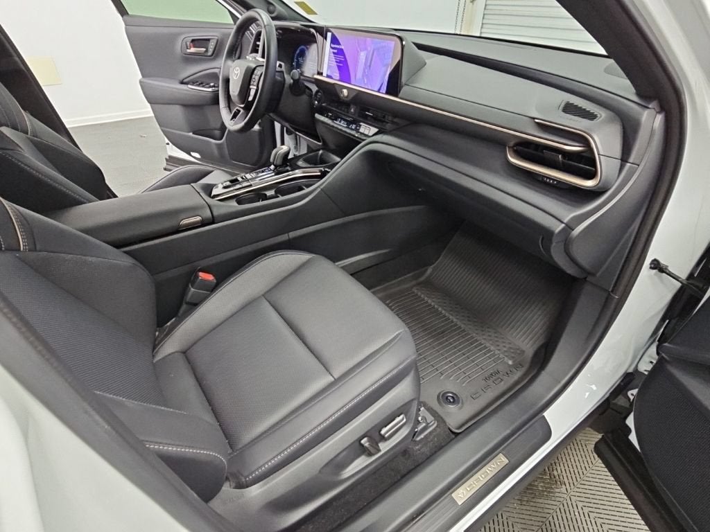 2026 Toyota Crown Limited - Photo 38