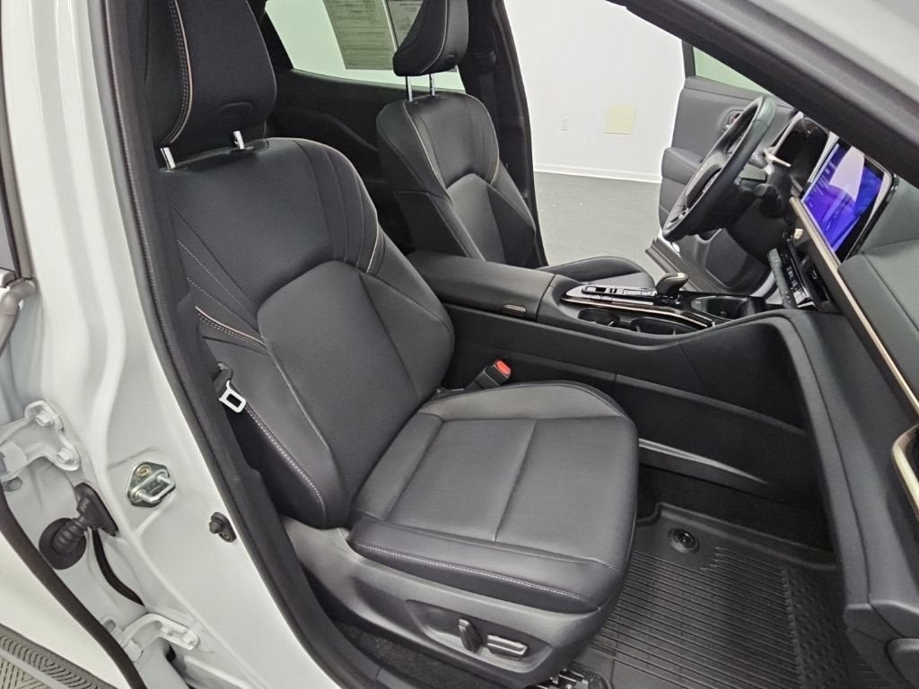 2026 Toyota Crown Limited - Photo 40