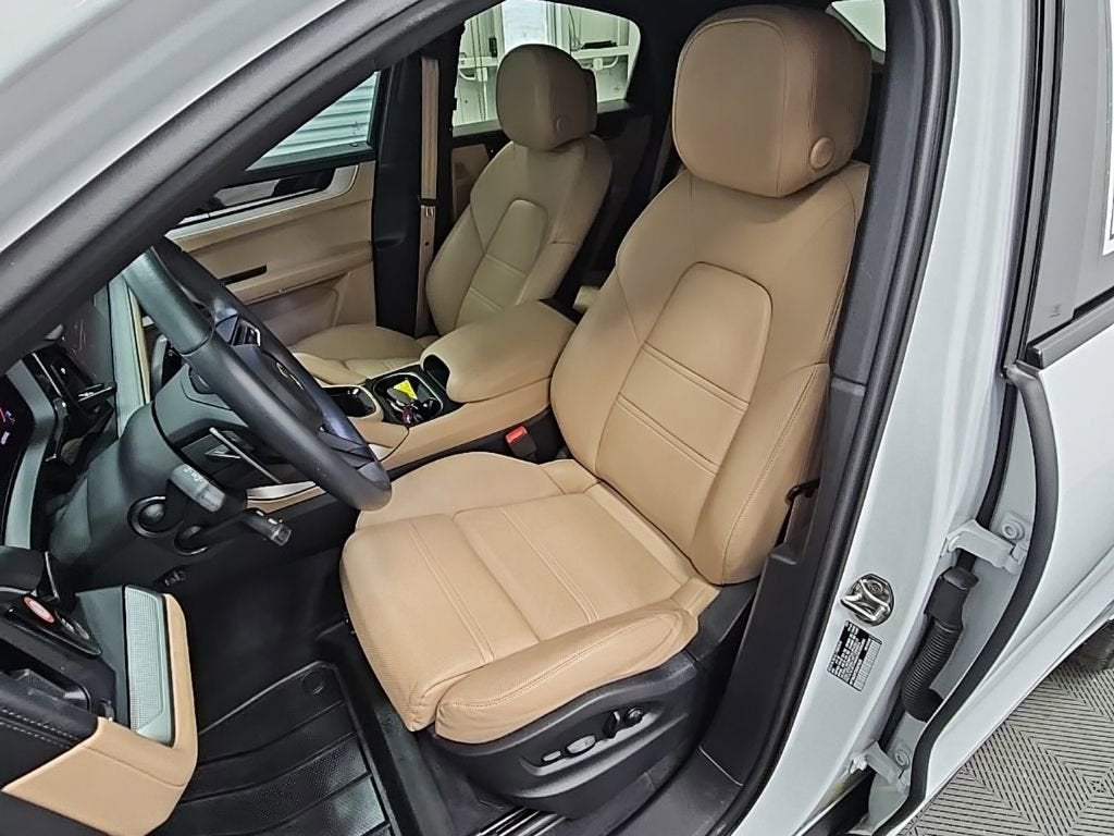 2025 Porsche Cayenne Coupe AWD