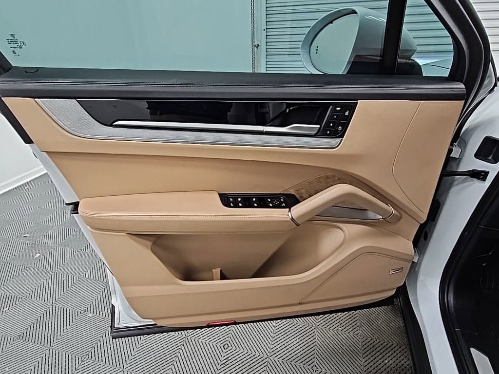 2025 Porsche Cayenne Coupe AWD