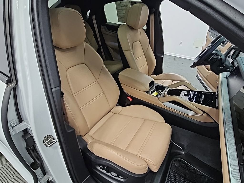 2025 Porsche Cayenne Coupe AWD