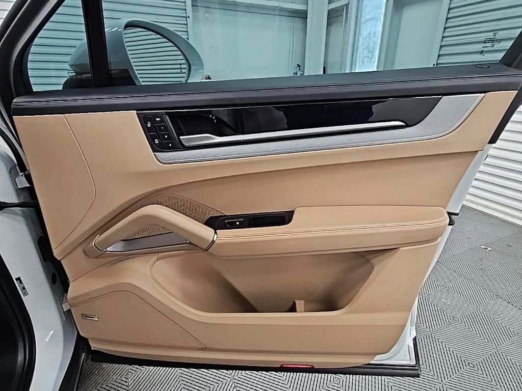 2025 Porsche Cayenne Coupe AWD