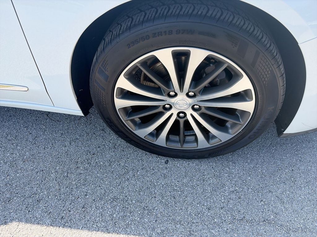 2017 Buick LaCrosse Essence