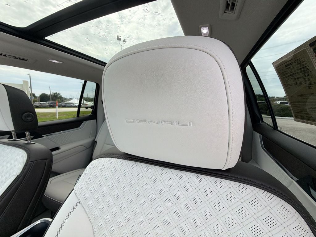 2024 GMC Acadia Denali