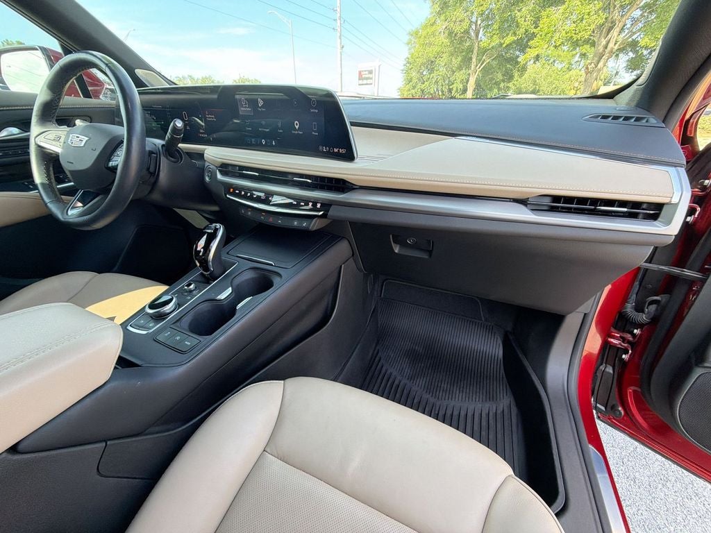 2024 Cadillac XT4 Premium Luxury