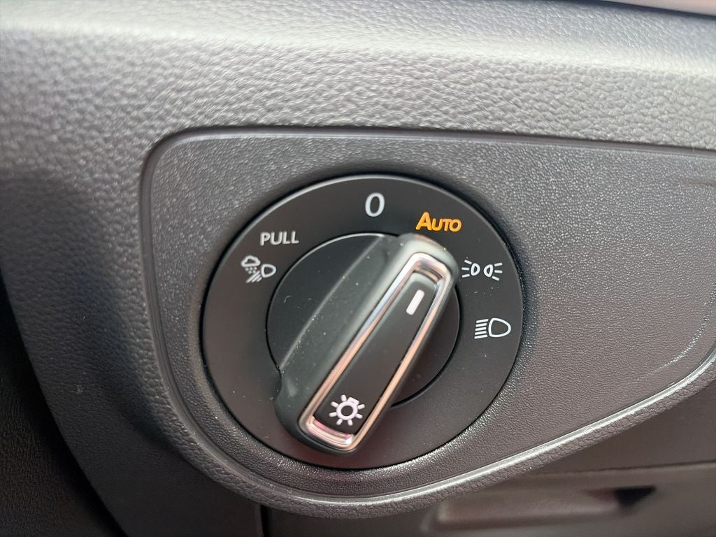 2021 Volkswagen Atlas Cross Sport 3.6L V6 SE w/Technology R-Line