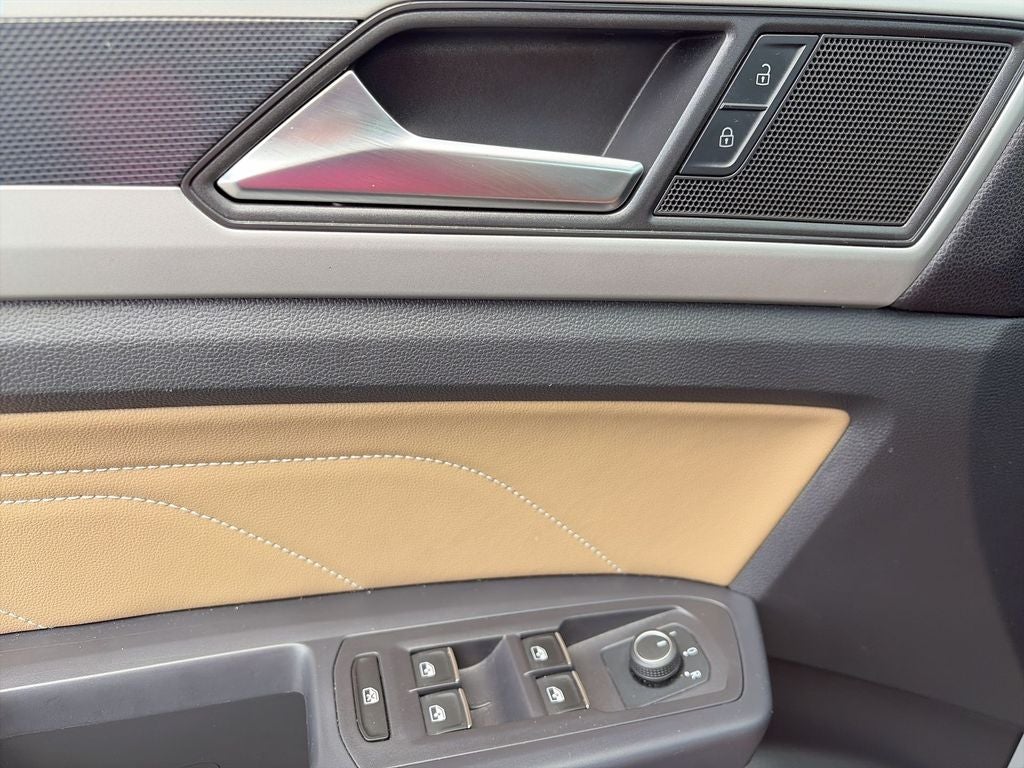 2021 Volkswagen Atlas Cross Sport 3.6L V6 SE w/Technology R-Line