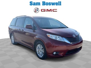 2014 Toyota Sienna XLE 8 Passenger