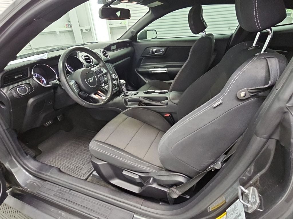 2017 Ford Mustang V6