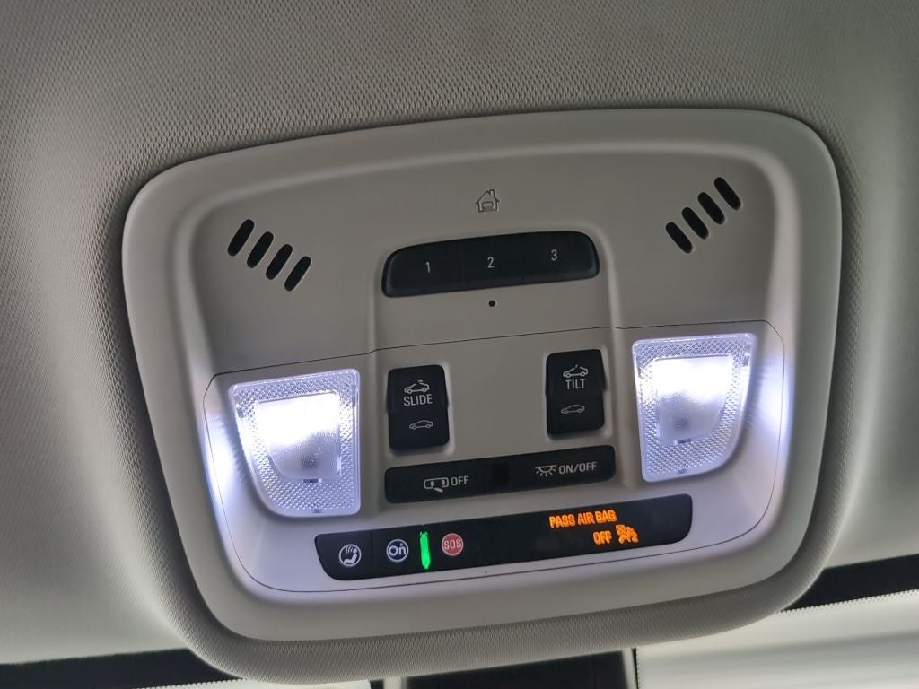 2021 Chevrolet Traverse LT Leather