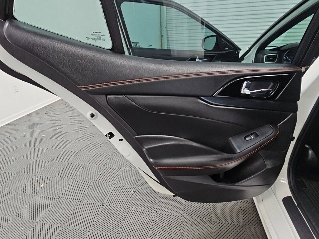 2023 Nissan Maxima SR