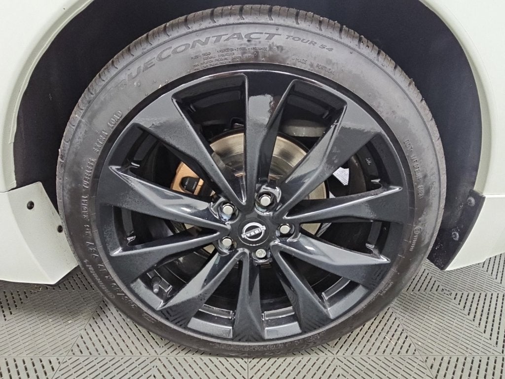 2023 Nissan Maxima SR