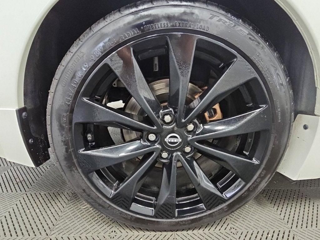 2023 Nissan Maxima SR