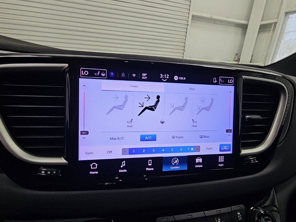 2025 Chrysler Pacifica Select