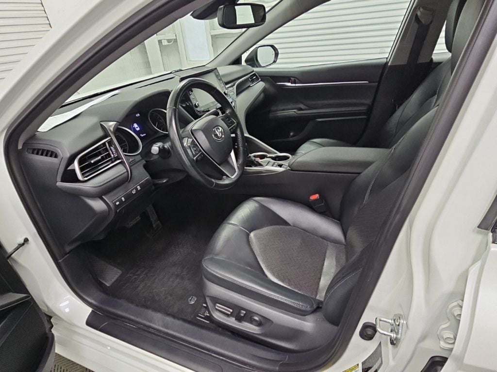 2022 Toyota Camry Hybrid XLE