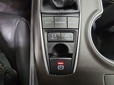 2022 Toyota Camry Hybrid XLE