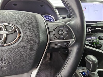 2022 Toyota Camry Hybrid XLE