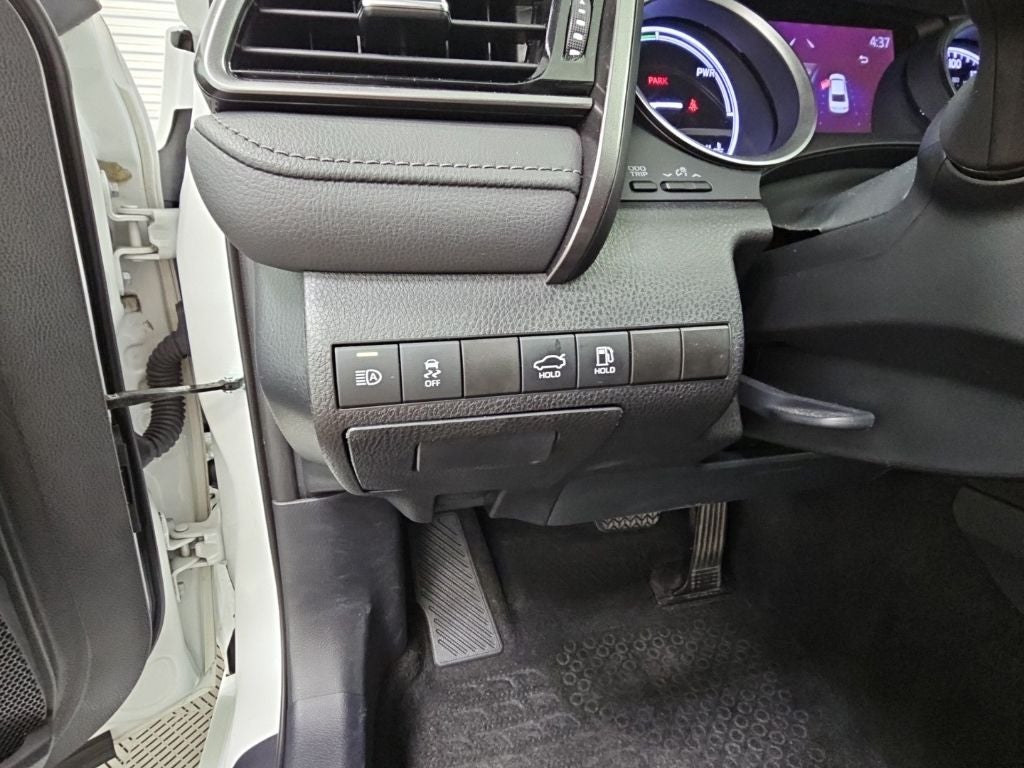 2022 Toyota Camry Hybrid XLE