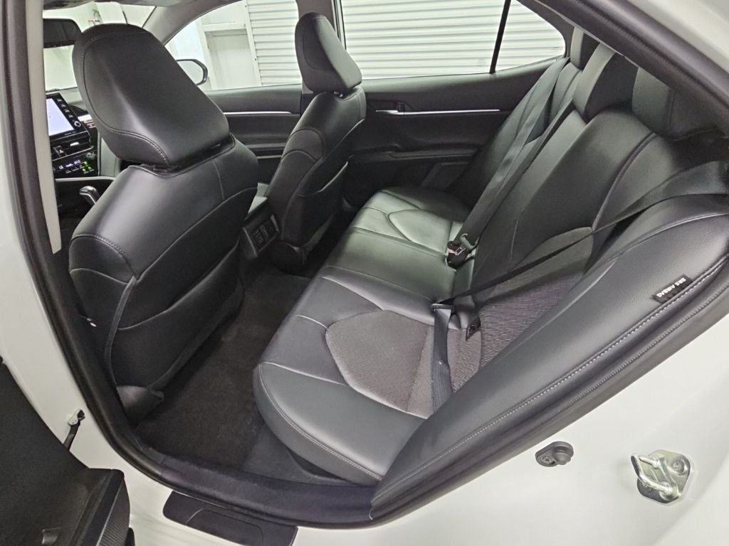 2022 Toyota Camry Hybrid XLE