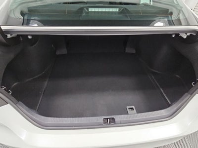 2022 Toyota Camry Hybrid XLE