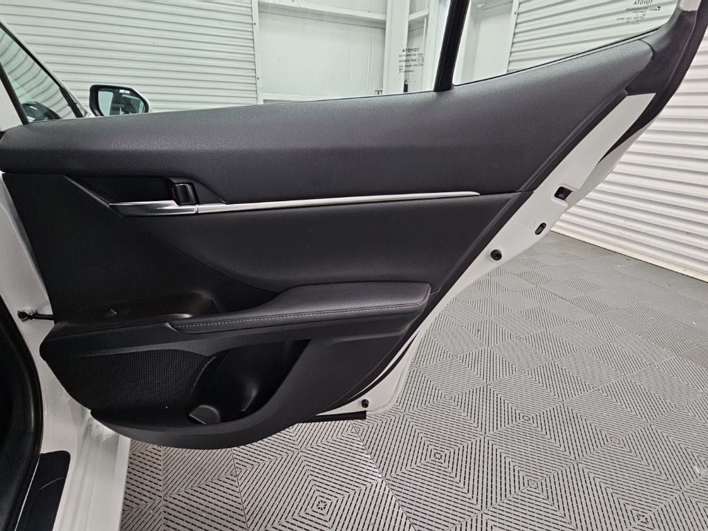 2022 Toyota Camry Hybrid XLE