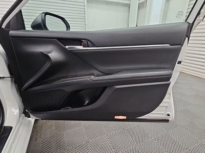 2022 Toyota Camry Hybrid XLE