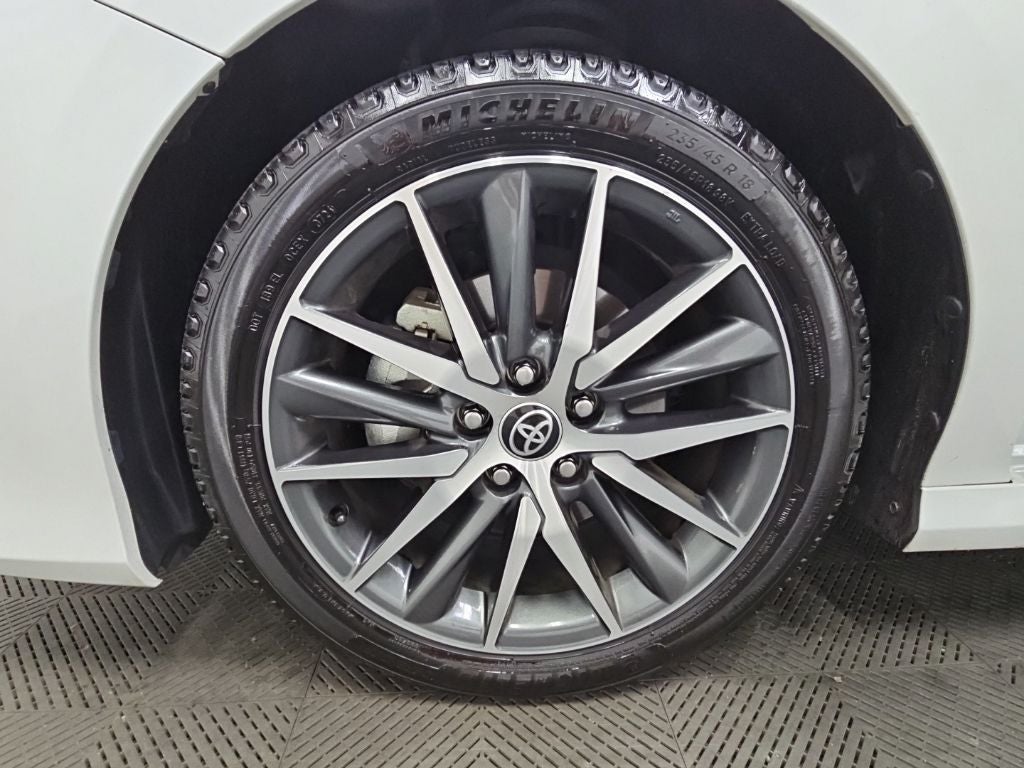 2022 Toyota Camry Hybrid XLE