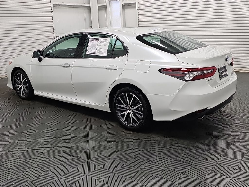 2022 Toyota Camry Hybrid XLE
