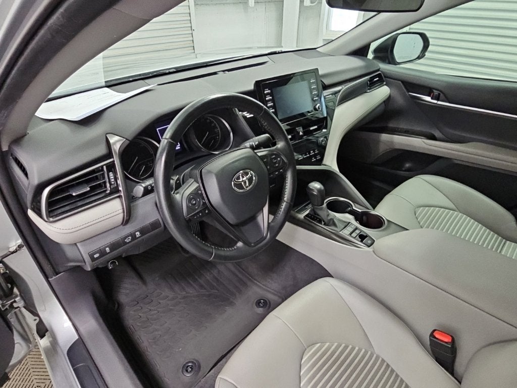 2021 Toyota Camry Hybrid SE