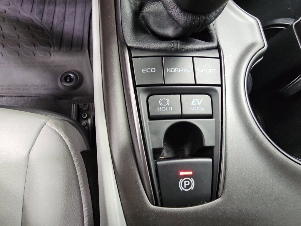 2021 Toyota Camry Hybrid SE