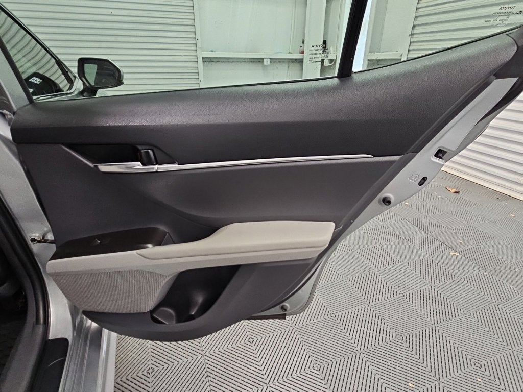 2021 Toyota Camry Hybrid SE