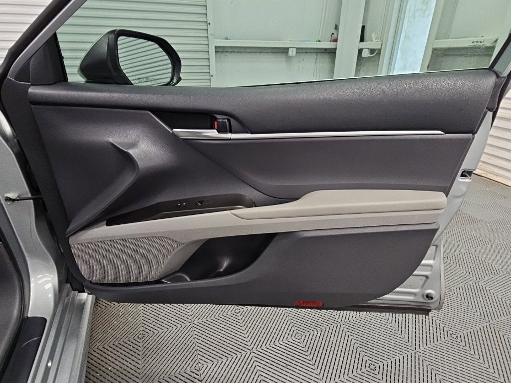 2021 Toyota Camry Hybrid SE