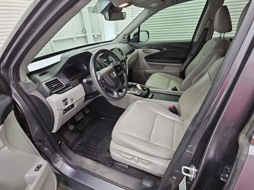 2021 Honda Pilot Touring 8 Passenger