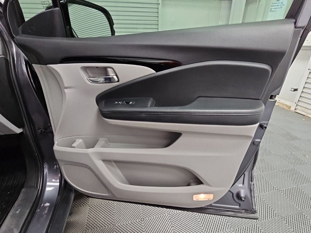2021 Honda Pilot Touring 8 Passenger