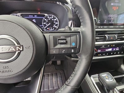 2022 Nissan Pathfinder SV
