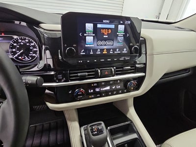 2025 Nissan Pathfinder SL