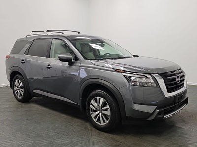 2025 Nissan Pathfinder SL