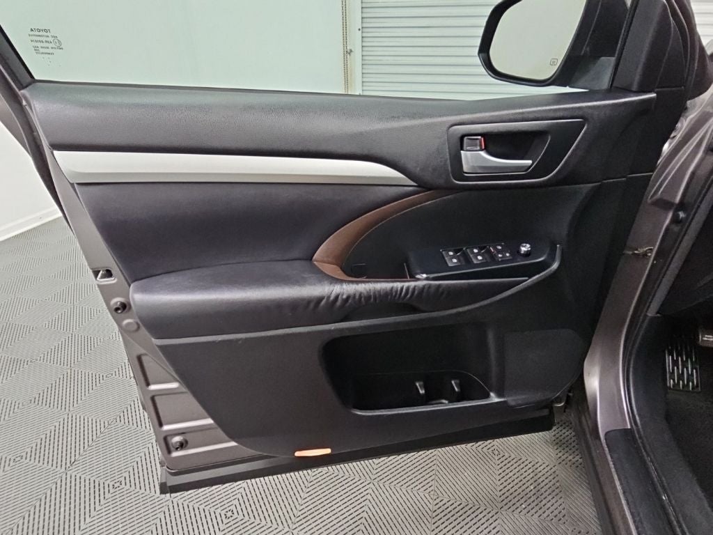 2016 Toyota Highlander XLE V6