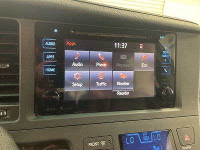 2015 Toyota Sienna SE 8 Passenger