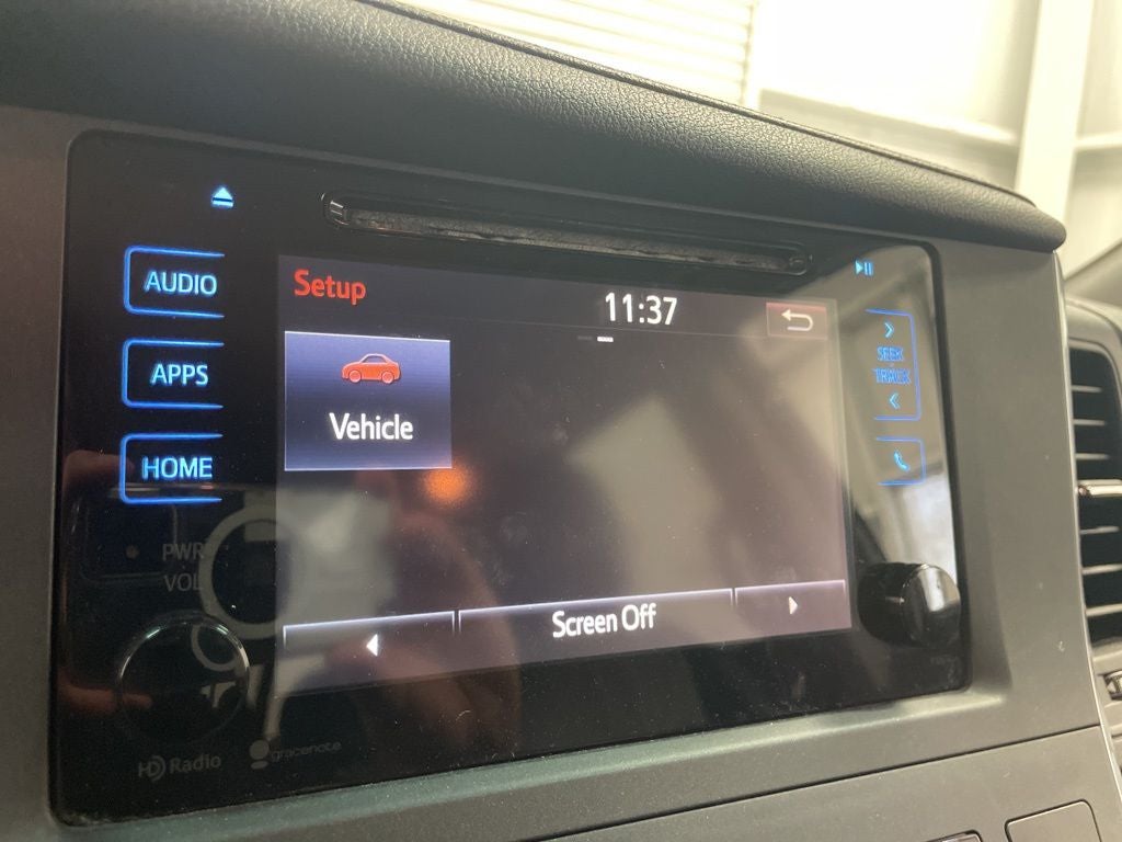 2015 Toyota Sienna SE 8 Passenger