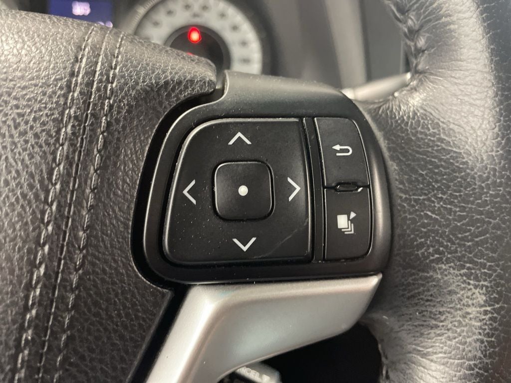 2015 Toyota Sienna SE 8 Passenger