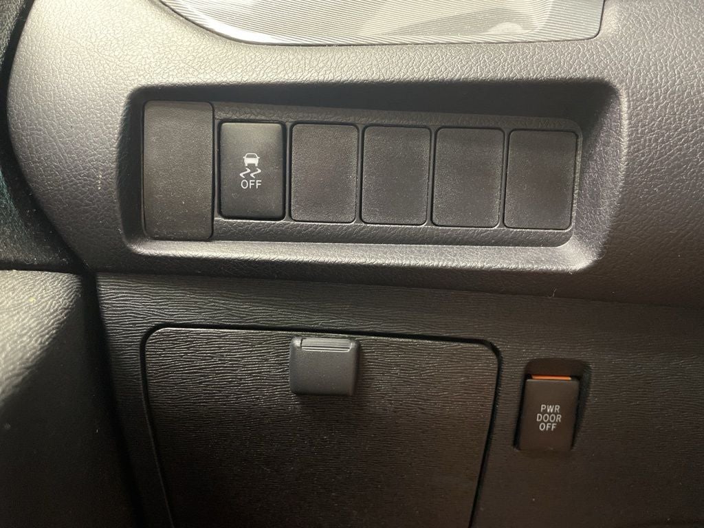 2015 Toyota Sienna SE 8 Passenger