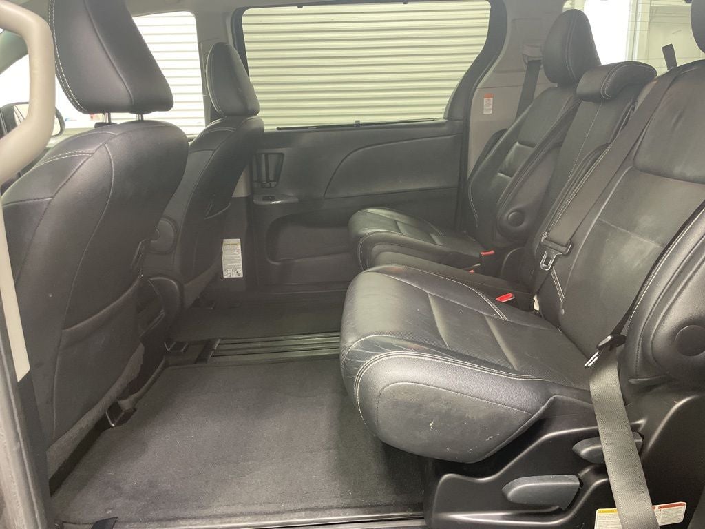 2015 Toyota Sienna SE 8 Passenger