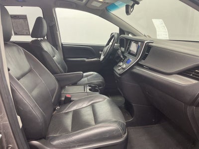 2015 Toyota Sienna SE 8 Passenger