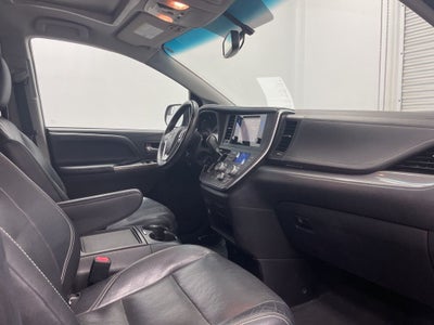 2015 Toyota Sienna SE 8 Passenger
