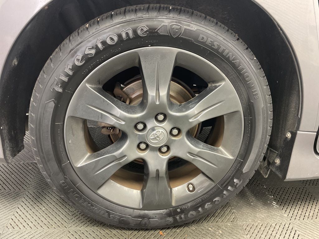 2015 Toyota Sienna SE 8 Passenger