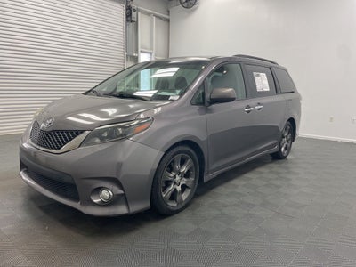 2015 Toyota Sienna SE 8 Passenger